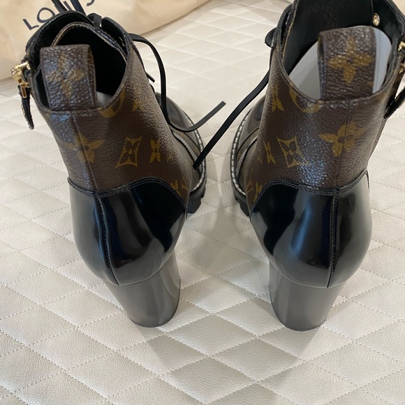 Authentic LOUIS VUITTON Star Trail Ankle boot. Monogram canvas. MINT CONDITION - Picture 2 of 4